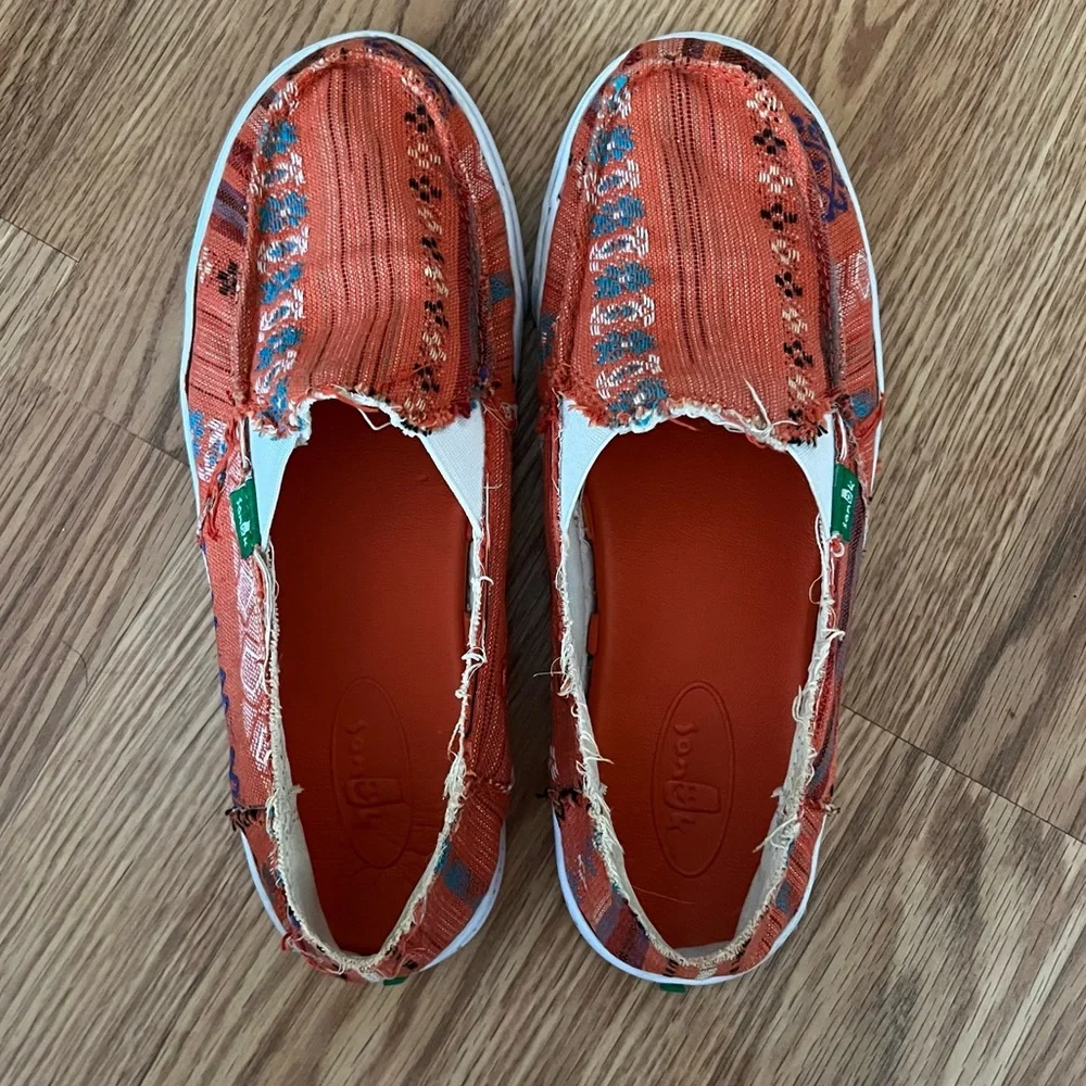 Orange Sanuk slip on‎ canvas shoes size 6